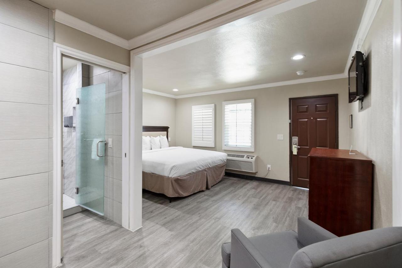 Le Blanc Inn & Suites El Monte Εξωτερικό φωτογραφία