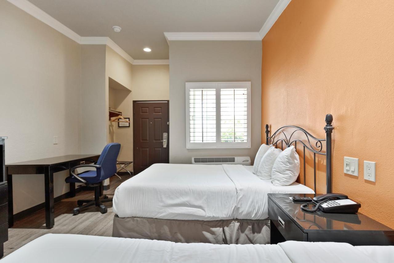 Le Blanc Inn & Suites El Monte Εξωτερικό φωτογραφία