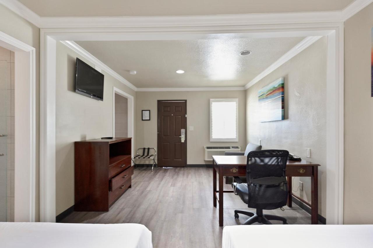 Le Blanc Inn & Suites El Monte Εξωτερικό φωτογραφία