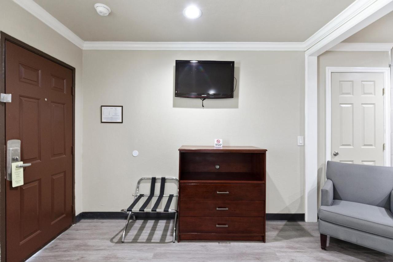 Le Blanc Inn & Suites El Monte Εξωτερικό φωτογραφία