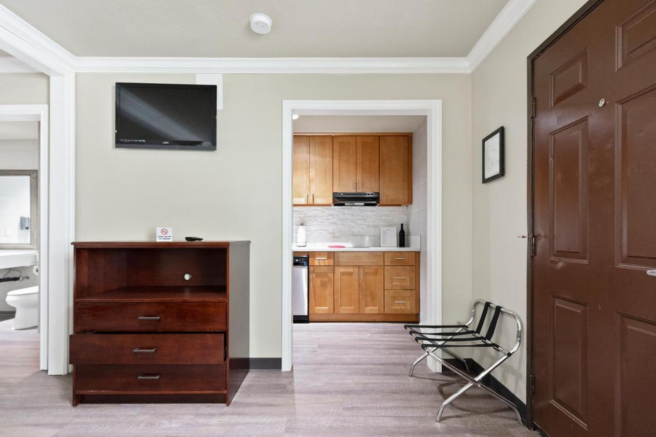 Le Blanc Inn & Suites El Monte Εξωτερικό φωτογραφία